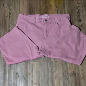 NWOT. Mauve Slimming Capris